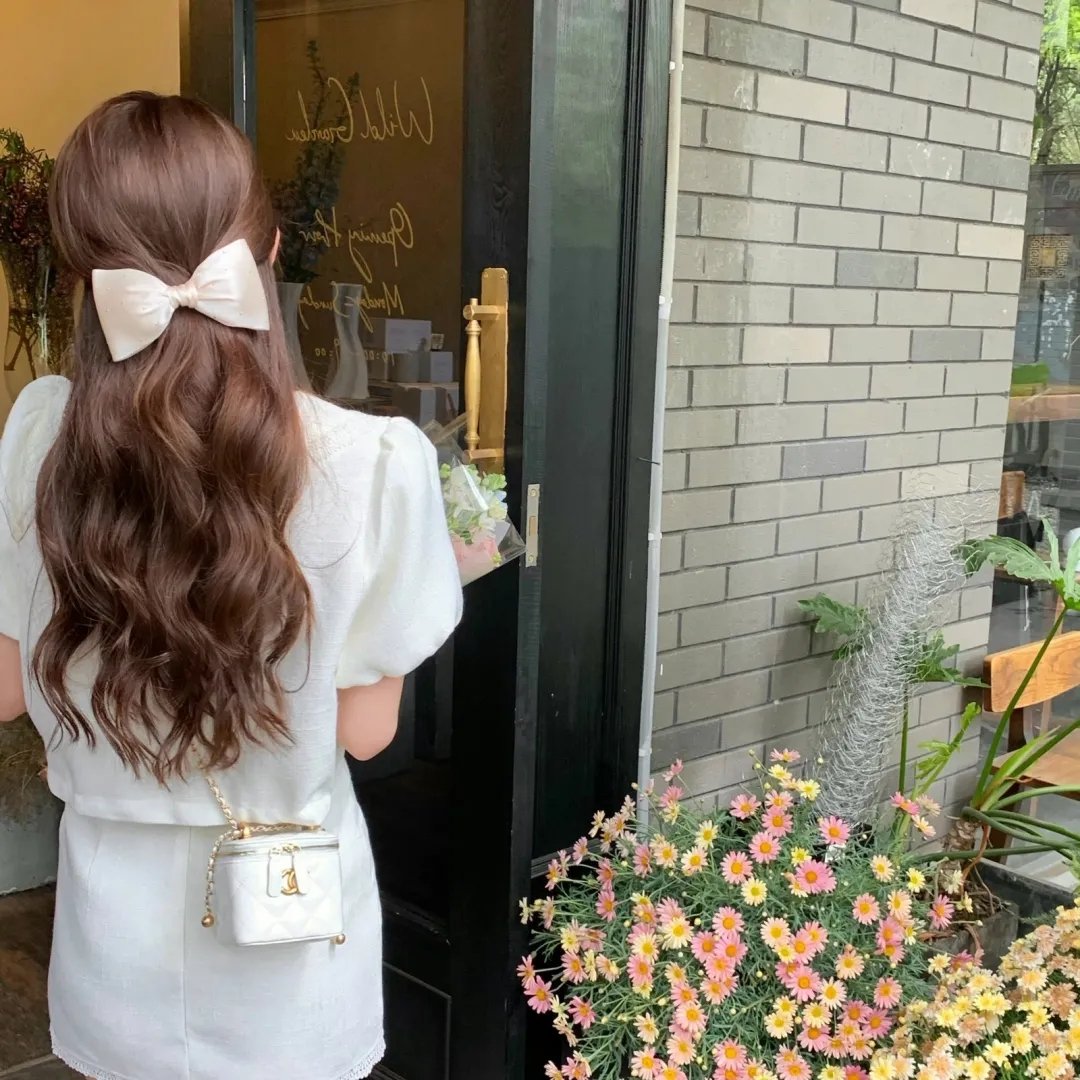 巫师与汉娜·蒙塔娜在船上